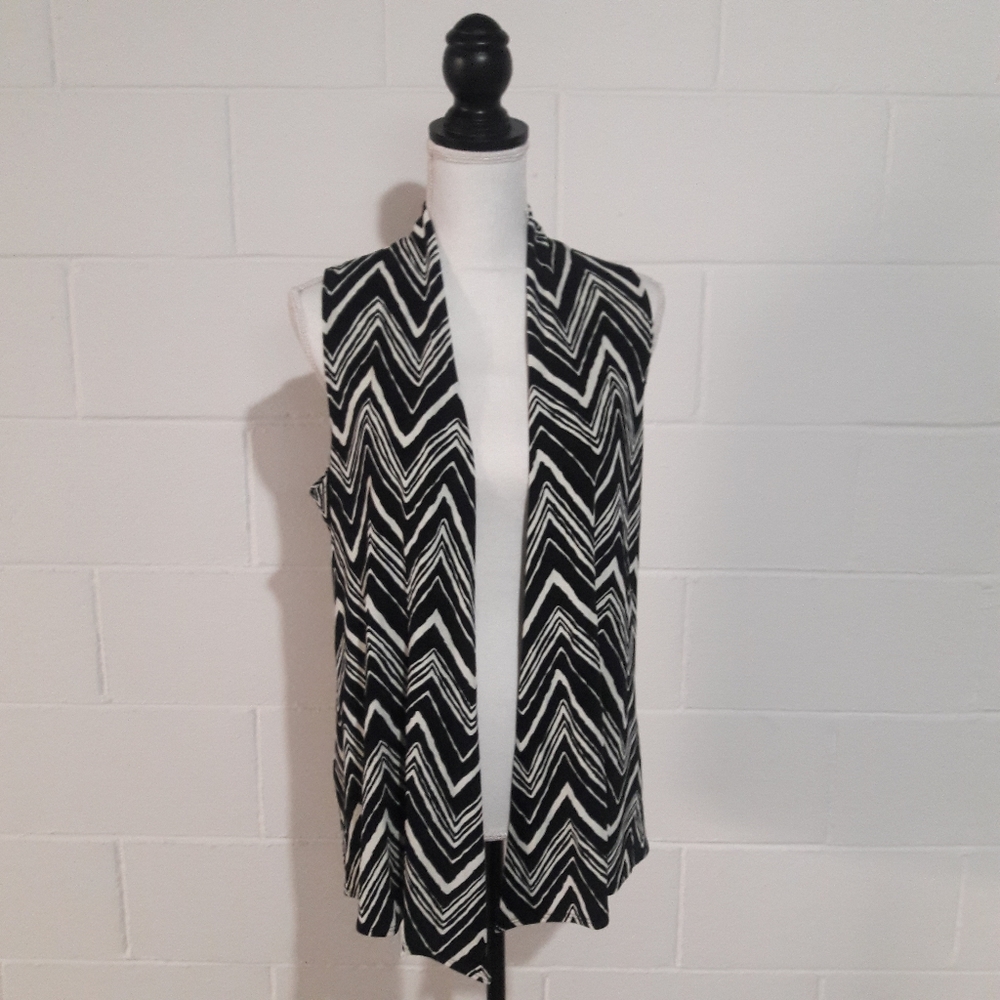 Chicos Travelers Sleeveless Open Front Cardigan